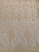 Dantela Couture Ivory geometriai mintával, gyöngyökkel, gyöngyöcskékkel és flitterekkel